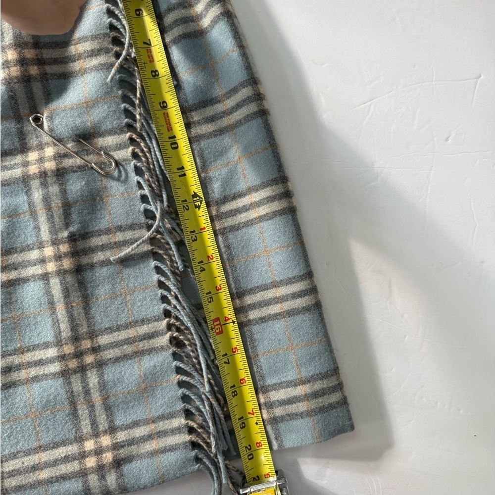 Burberry vintage wool Blue Plaid Skirt with fringe and pin - Picture 11 of 11